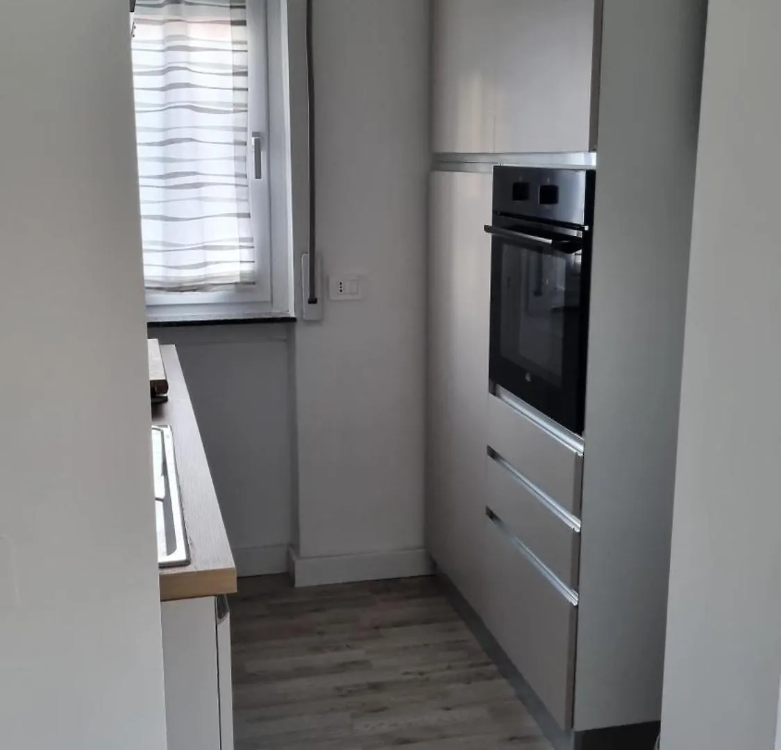 Appartamento Con Terrazza Gazzada